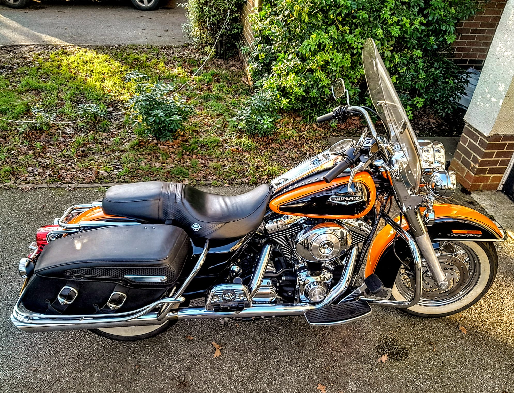 Orange and black Harley-Davidson paintwork